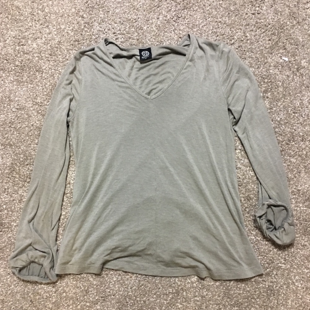 Bobeau long sleeve shirt with back detail